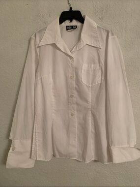 Street Code Women’s Cotton Blend Classic White Button-Up Shirt Size L